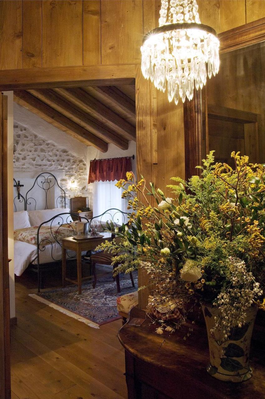 Sandi Inn *